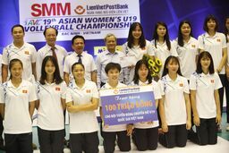 Đội tuyển U19 nữ Việt Nam được tặng thưởng 100 triệu đồng