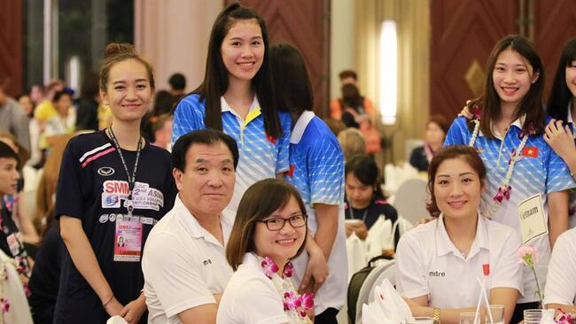 Vén bức màn sau cuộc chia tay của chuyên gia Hidehiro Irisawa