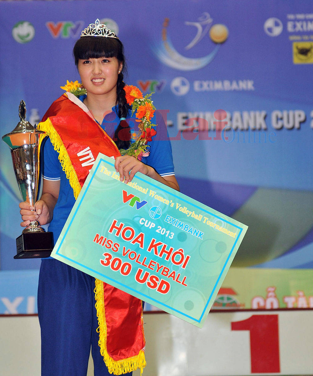Batkuldina Aliya (Kazakhstan)-Hoa khôi Giải Bóng chuyền nữ quốc tế VTV-Eximbank Cup 2013. Ảnh: Minh Vỹ