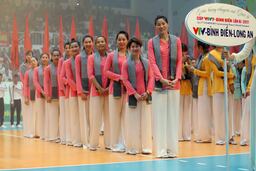 Khai mạc giải bóng chuyền nữ quốc tế - Cúp VTV9 Bình Điền năm 2017: Lung linh đêm hội chân dài