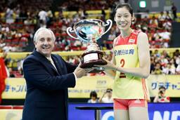 Zhu Ting: Huyền thoại mới của bóng chuyền nữ thế giới