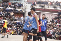 Sanest Khánh Hòa càn quét bóng chuyền hội làng