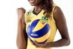 Phân biệt chủng tộc: Khi cổ động viên quá khích gọi đội trưởng tuyển bóng chuyền nữ Brazil - Fabiana Claudino là "khỉ".