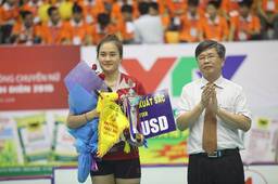 Nguyễn Linh Chi – Cây chuyền hai xuất sắc nhất giải Bóng chuyền nữ Quốc tế VTV Bình Điền 2015