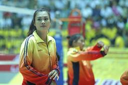 Hoa khôi bóng chuyền Kim Huệ được mời sang Indonesia đấu thuê